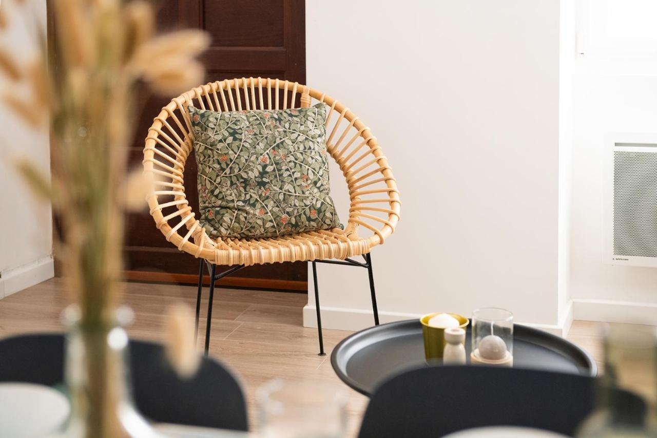Stylish Duo : T2 Lumineux Au Coeur De Pau Apartment ภายนอก รูปภาพ